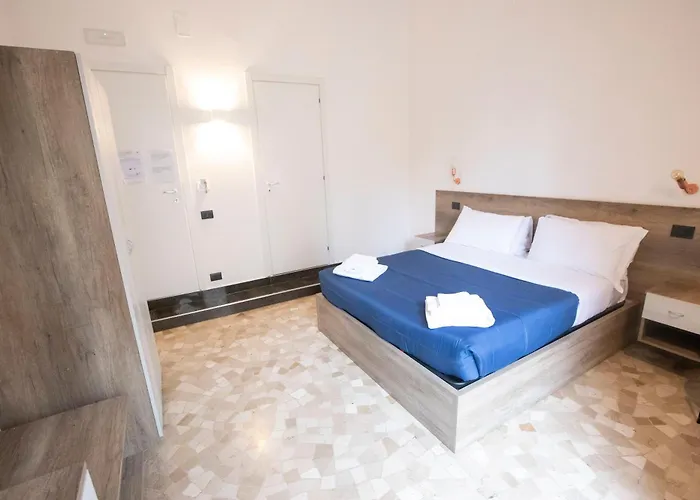 Hall Inn B&B In CenterBed and Breakfast